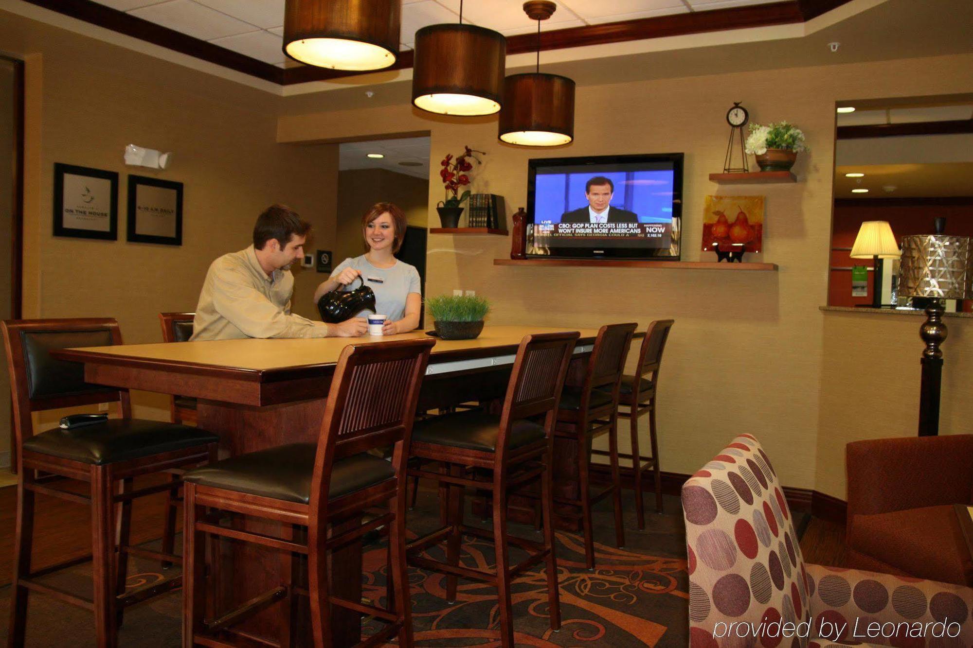 Hampton Inn Fairmont Restaurant photo