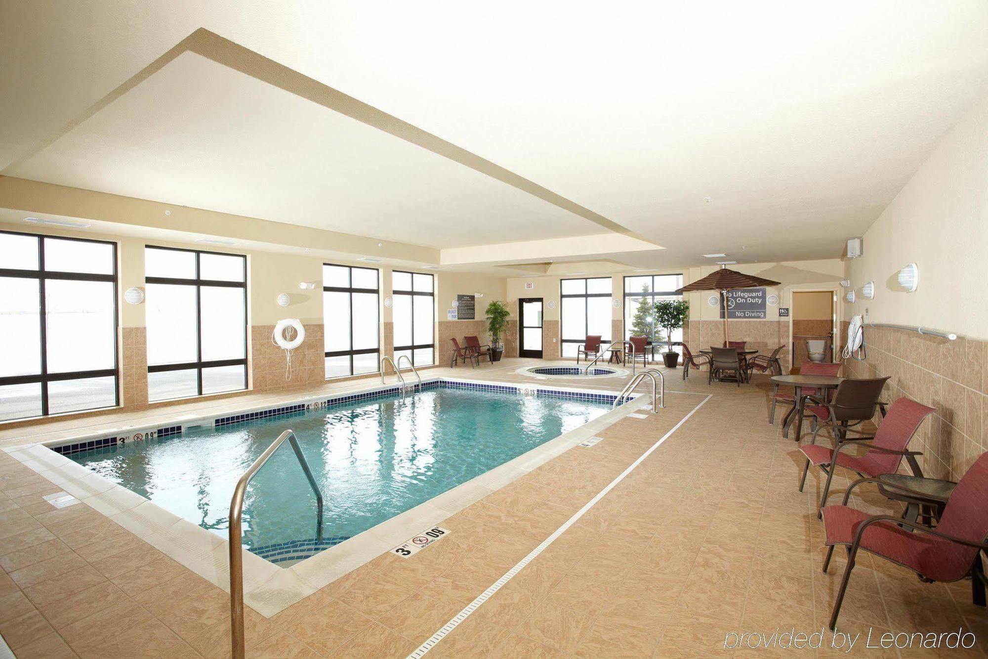 Hampton Inn Fairmont Facilities photo